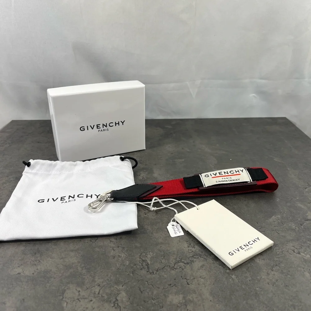 Givenchy Keychain - Picture 1 of 5